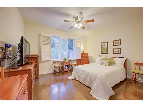 9-250 Hostetler Road, New Hamburg, ON - Indoor Photo Showing Bedroom