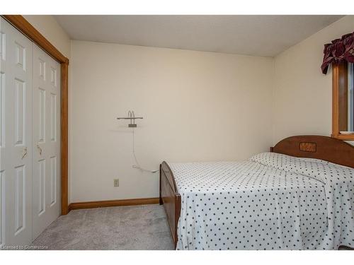 26 Azores Crescent, Cambridge, ON - Indoor Photo Showing Bedroom