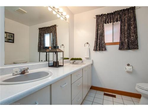 26 Azores Crescent, Cambridge, ON - Indoor Photo Showing Bathroom