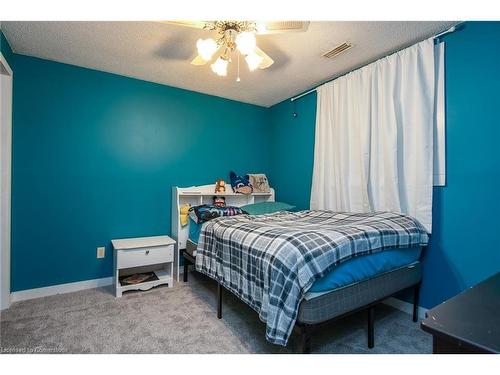 26 Azores Crescent, Cambridge, ON - Indoor Photo Showing Bedroom