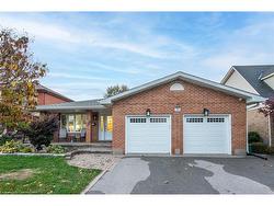 26 Azores Crescent  Cambridge, ON N1R 7Z4