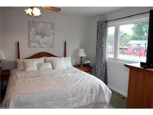 811 Rivait Drive, Lighthouse Cove, ON - Indoor Photo Showing Bedroom