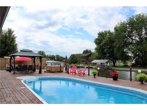 811 Rivait Drive, Lighthouse Cove, ON - Outdoor With In Ground Pool With Backyard