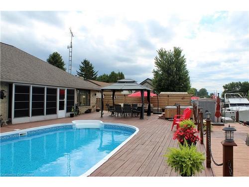 811 Rivait Drive, Lighthouse Cove, ON - Outdoor With In Ground Pool