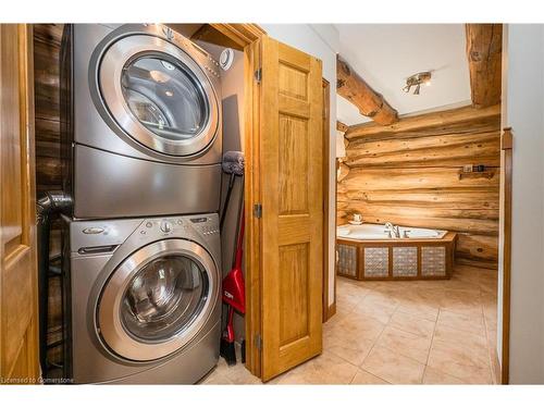 171 Gosford Street, Southampton, ON - Indoor Photo Showing Laundry Room