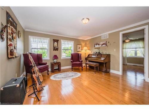 171 Gosford Street, Southampton, ON - Indoor Photo Showing Living Room