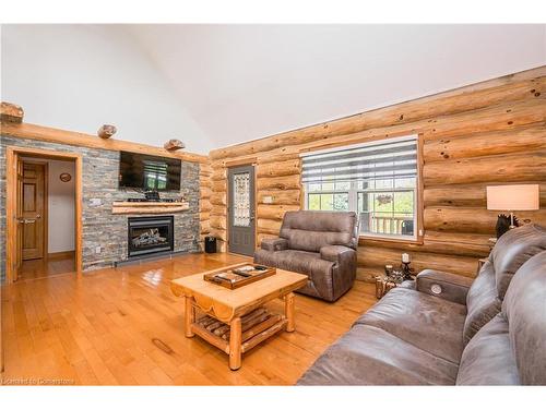 171 Gosford Street, Southampton, ON - Indoor Photo Showing Living Room With Fireplace