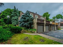 1-250 Kingswood Drive  Kitchener, ON N2E 2K2