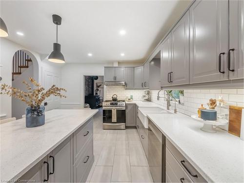 1349 Queen Street, New Dundee, ON - Indoor Photo Showing Kitchen With Upgraded Kitchen