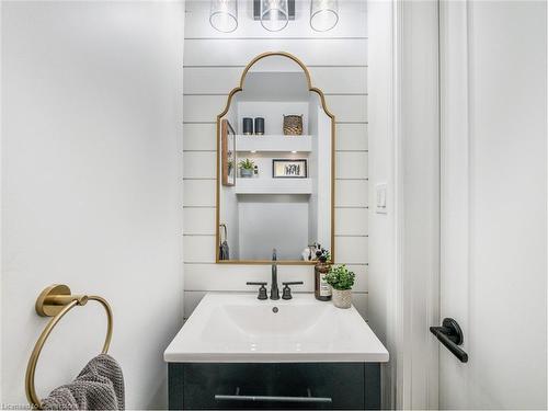 1349 Queen Street, New Dundee, ON - Indoor Photo Showing Laundry Room