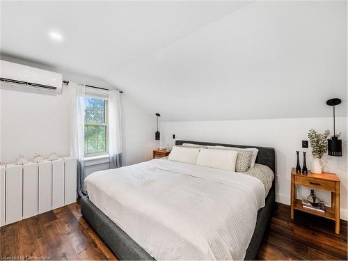 1349 Queen Street, New Dundee, ON - Indoor Photo Showing Bedroom