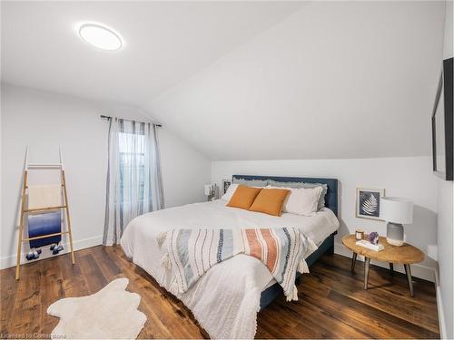 1349 Queen Street, New Dundee, ON - Indoor Photo Showing Bedroom