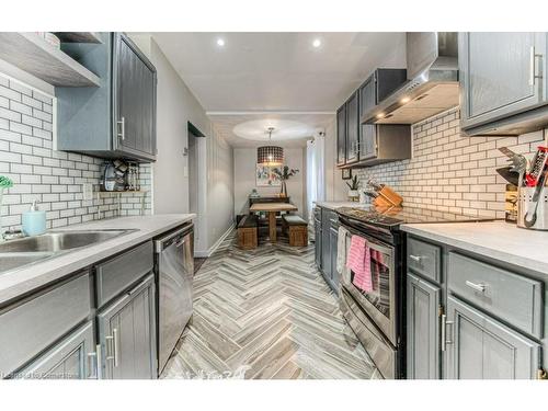 375 Victoria Street S, Kitchener, ON - Indoor Photo Showing Kitchen With Upgraded Kitchen