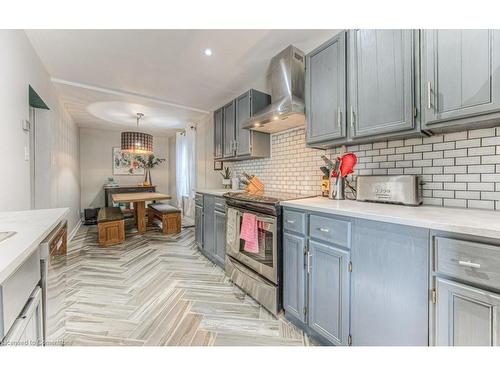 375 Victoria Street S, Kitchener, ON - Indoor Photo Showing Kitchen