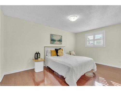 28 Copperfield Drive, Cambridge, ON - Indoor Photo Showing Bedroom