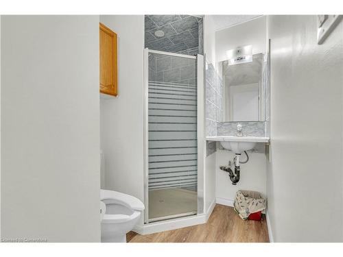 28 Copperfield Drive, Cambridge, ON - Indoor Photo Showing Bathroom