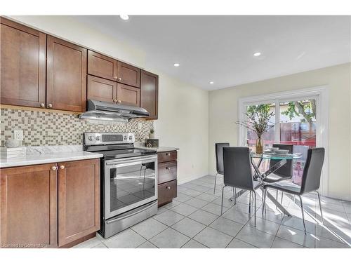 28 Copperfield Drive, Cambridge, ON - Indoor Photo Showing Kitchen