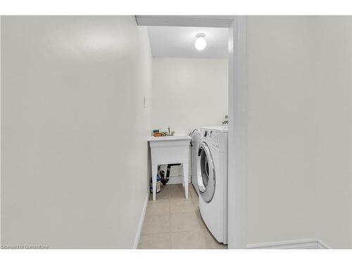 28 Copperfield Drive, Cambridge, ON - Indoor Photo Showing Laundry Room