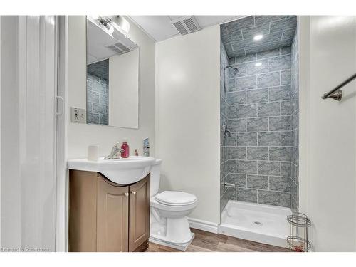 28 Copperfield Drive, Cambridge, ON - Indoor Photo Showing Bathroom