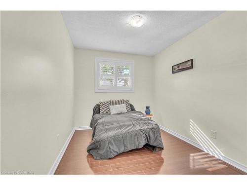 28 Copperfield Drive, Cambridge, ON - Indoor Photo Showing Bedroom