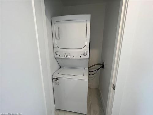 3551 Emilycarr Lane, London, ON - Indoor Photo Showing Laundry Room