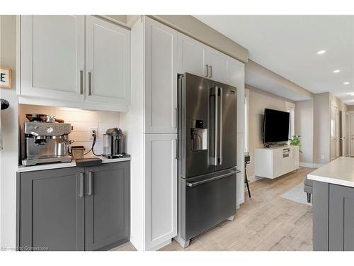 185 Rochefort Street, Kitchener, ON - Indoor Photo Showing Kitchen