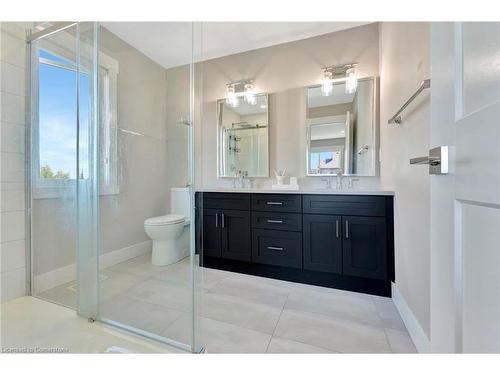 185 Rochefort Street, Kitchener, ON - Indoor Photo Showing Bathroom