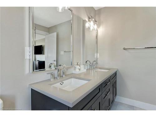 185 Rochefort Street, Kitchener, ON - Indoor Photo Showing Bathroom