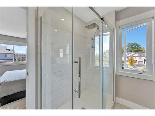 185 Rochefort Street, Kitchener, ON - Indoor Photo Showing Bathroom