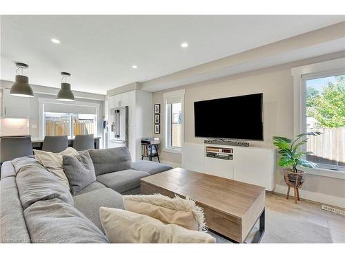 185 Rochefort Street, Kitchener, ON - Indoor Photo Showing Living Room