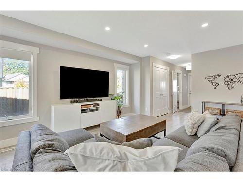 185 Rochefort Street, Kitchener, ON - Indoor Photo Showing Living Room