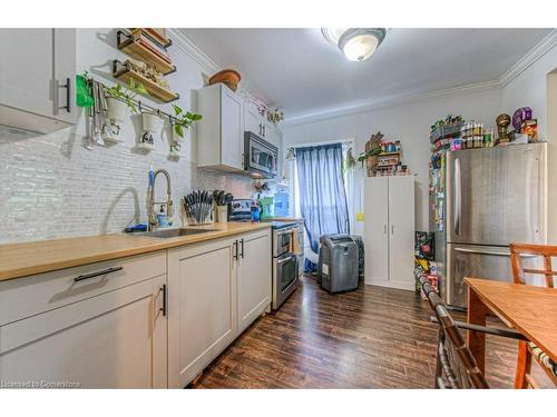 301 Grand River Avenue, Brantford, ON - Indoor Photo Showing Kitchen