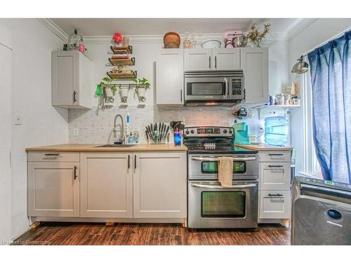 301 Grand River Avenue, Brantford, ON - Indoor Photo Showing Kitchen