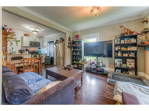 301 Grand River Avenue, Brantford, ON - Indoor Photo Showing Living Room