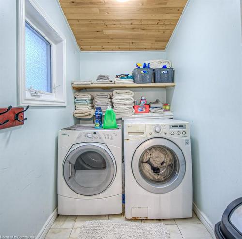 301 Grand River Avenue, Brantford, ON - Indoor Photo Showing Laundry Room