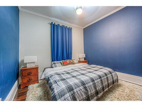 301 Grand River Avenue, Brantford, ON - Indoor Photo Showing Bedroom