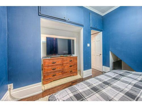 301 Grand River Avenue, Brantford, ON - Indoor Photo Showing Bedroom