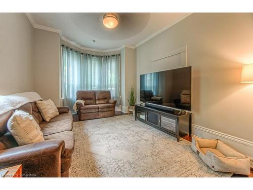 301 Grand River Avenue, Brantford, ON - Indoor Photo Showing Living Room