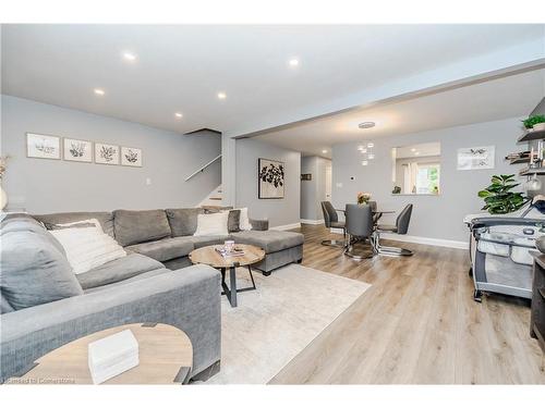 34-26 Poplar Drive, Cambridge, ON - Indoor Photo Showing Living Room