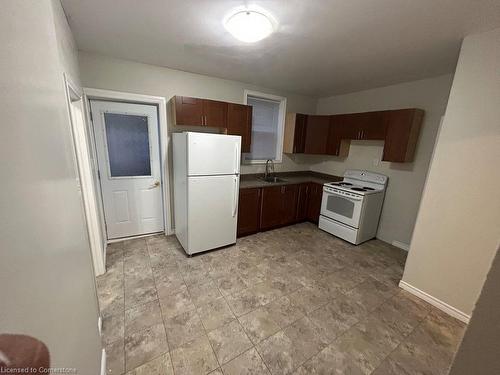 18 Queen Street W, Cambridge, ON - Indoor Photo Showing Kitchen