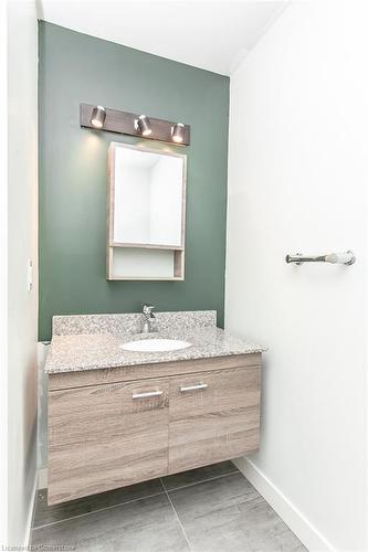 1506-318 Spruce Street, Waterloo, ON - Indoor Photo Showing Bathroom