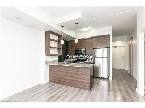 1506-318 Spruce Street, Waterloo, ON - Indoor Photo Showing Kitchen