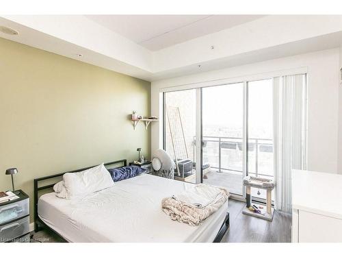 1506-318 Spruce Street, Waterloo, ON - Indoor Photo Showing Bedroom