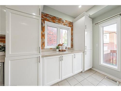 4264 Vivaldi Road E, Burlington, ON - Indoor Photo Showing Bathroom