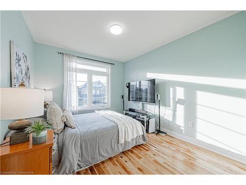 4264 Vivaldi Road E, Burlington, ON - Indoor Photo Showing Bedroom