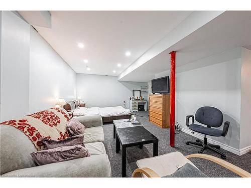 4264 Vivaldi Road E, Burlington, ON - Indoor Photo Showing Bedroom