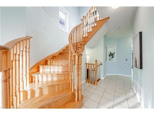 4264 Vivaldi Road E, Burlington, ON - Indoor Photo Showing Other Room