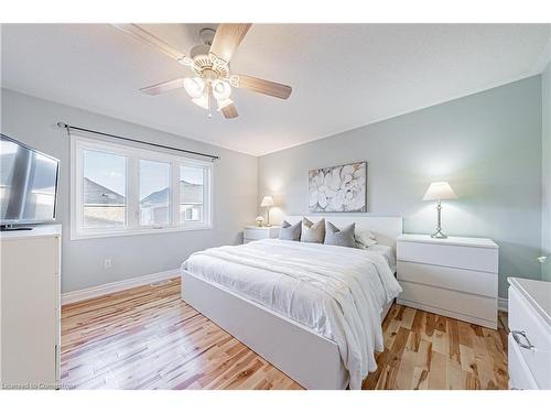 4264 Vivaldi Road E, Burlington, ON - Indoor Photo Showing Bedroom