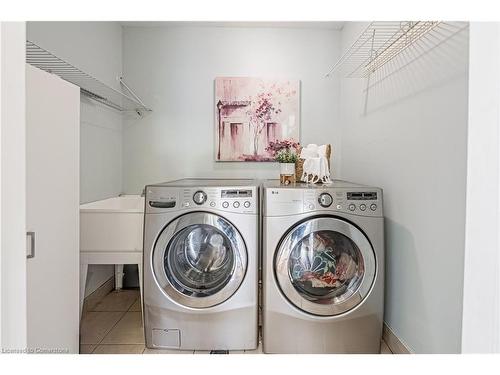 4264 Vivaldi Road E, Burlington, ON - Indoor Photo Showing Laundry Room