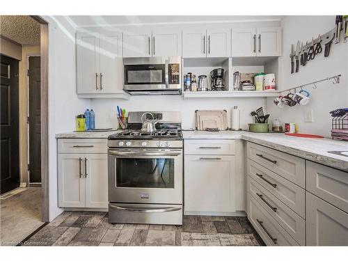 3 Golden Pond Rd Private, Puslinch, ON - Indoor Photo Showing Kitchen